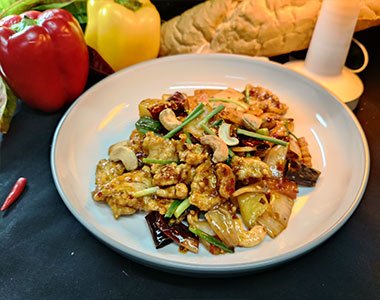 classic Thai stir-fried chicken with cashew nuts (ไก่ผัดเผ็ดมะม่วงหิมพานต์)